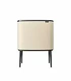 Brabantia - Bo Touch Bin 23+11L - Pattumiera Doppio Secchio per la Cucina - Apertura Soft-Touch - Cestino per Rifiuti con Secchio Interno Rimovibile - Sacchetti Inclusi - Soft Beige - 54 x 31 x 68 cm