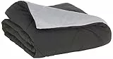 Amazon Basics Trapunta double-face in microfibra, Grigio/Nero, 140 x 200 cm
