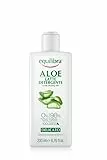 Equilibra Viso, Aloe Latte Detergente, Delicato a Base di Aloe Vera, Adatto a Pelli Sensibili, Struccante, Idratante, Lenisce e Riequilibra la Pelle