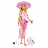 Barbie - Bambola bionda con costume da bagno rosa e bianco, Barbie con pareo a pois, cappello da sole, tote bag e tanti accessori da spiaggia, giocattolo per bambini, 3+ anni, HPL73