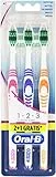 Oral-B Spazzolino Denti Manuale, Manico Ergonomico, Massimo Comfort e Controllo, Raggiunge le Aree più difficili, Pulizia Efficace, Spazzolino Setole Medie, Formato 3 pezzi Colori Assortiti