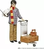 Harry Potter- Personaggio Harry Potter Binario 9 3/4 Snodato con Abiti da Viaggio, Civetta Edvige, Valigie e Accessori, da Collezione, Giocattolo per Bambini 6+Anni, GXW31