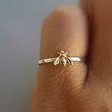 ATAGOR Carino Piccolo Anello d'oro dell'ape Sottile per la Donna Semplice Fascino Partito Dito gioielloragazza Regalo