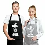 Grembiule da Cucina per Coppie - King of the Grill & Queen of The Kitchen Grembiuli da Cucina Divertenti per Sposi Novelli, Anniversario Nozze Fidanzamento Regali per Addio al Nubilato per la Sposa