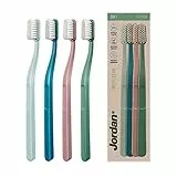 Jordan ® | Spazzolino manuale da denti Green Clean, sostenibile realizzato con materiali riciclati | Ecologico | Setole morbide | Colore misto | Confezione da 4 unità
