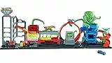 Hot Wheels - Playset City Mega Autolavaggio Color Reveal con 1 Auto Colour Reveal per Bambini dai 4 Anni in Su, HBY96