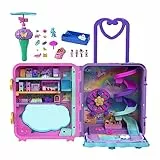 Polly Pocket Pollyville - Trolley Resort Vacanze, playset apribile con 3 località diverse, include 4 bambole, 1 veicolo e 25 accessori, giocattolo per bambini, 4+ anni, HKV43