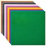 Strictly Briks - classiche basi per costruzioni - 25,4 x 25,4 cm | 100% compatibili con tutte le principali marche | Basi piatte per tavole da gioco fai da te |12 basi | Colori dell’arcobaleno