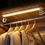 OUILA Luce Led Sottopensile Cucina 43cm, 2500mAh 84 LED, 4 Modalità Luce Armadio USB con Sensore Movimento, 3000K, per Scale Corridoio Garage Letto