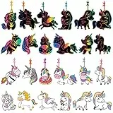Qpout 12pcs Unicorn Scratch Set Artistico per Bambini, colorazione graffio Set di Immagini da grattare per Carte con Corde Elastiche e Immagini di gratta dello Stilo in Legno per Regalo di Compleanno