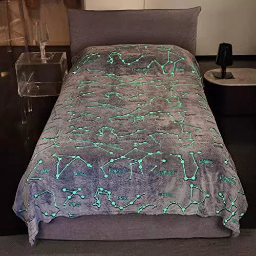 KANGURU Glow Single bed Coperta per Letto Singolo Glow Costellazioni, realizzata in soffice pile, SI ILLUMINA DI NOTTE, 130x230 cm