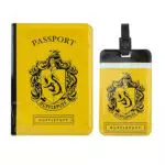 Cinereplicas Harry Potter - Set di tag e copertina per passaporto Tassorosso - Licenza ufficiale