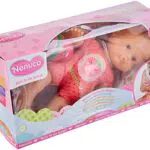 Nenuco- Bambola con Biberon e Vestito, Colore Fragola
