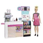 Barbie- Playset La Caffetteria, con Bambola Curvy Bionda, Macchina per Caffè, Bancone e Oltre 20 Accessori