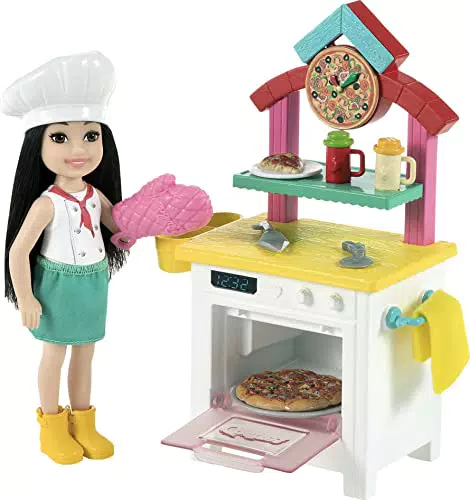 Barbie Playset Pizzeria con Bambola Chelsea Bruna, Forno per Pizze e Tanti Accessori