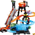 Hot Wheels Mega Autolavaggio Playset per Macchinine con Pista Selvaggia e Coccodrillo