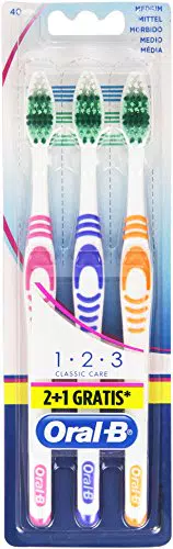 Oral-B Spazzolino Denti Manuale, Manico Ergonomico, Massimo Comfort e Controllo