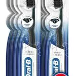 Oral-B Whitening Therapy Spazzolino Denti Manuale al Carbone