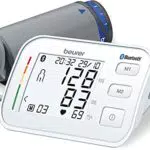 Beurer Sfigmomanometro da braccio BM 57, sfigmomanometro digitale con ampio bracciale fino a 43 cm
