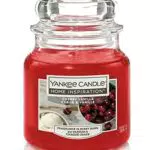 YANKEE CANDLE Candela alla fragranza alla vaniglia e ciliegia