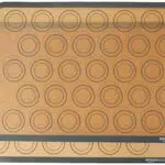 Amazon Basics - Tappetini da forno in Silicone Macaron