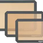 Amazon Basics - Tappetini da forno in silicone, set da 3 pezzi