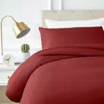 Amazon Basics - Set copripiumino in policotone, 135 x 200 cm con federa, colore borgogna