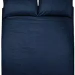 AmazonBasics - Set con copripiumino in microfibra, blu scuro, 200 x 200 cm + 2 federe 50 x 80 cm