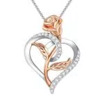 QLEESI - Collana da donna con ciondolo a forma di cuore con fiore rosa