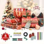 8 Fogli di Carta da Regalo Natalizia da 70x50cm con 1 Rotolo di Nastro Natalizio