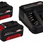 Originale Einhell 2x 3,0Ah PXC Starter Kit due batterie 3,0 Ah e caricabatteria Power X-Change (incl. caricabatterie singolo 200-250 V e 2 batterie 18V da 3,0 Ah)