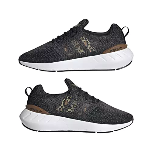 adidas Swift Run 22 W, Sneaker Donna, Core Black/Core Black/Wild Brown