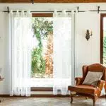 ENGLISH HOME Blumen Sheer - Set di 2 tende trasparenti con occhielli