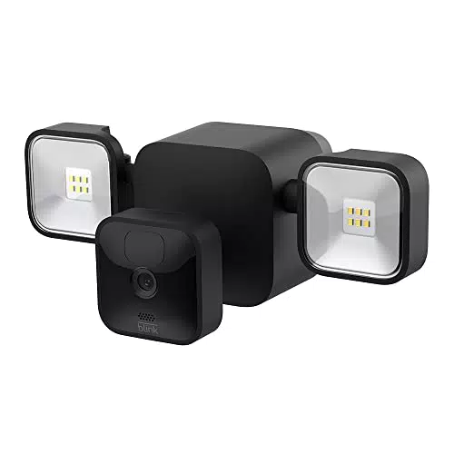 Blink Outdoor + Floodlight, Supporto con faretti HD wireless a batteria e videocamera di sicurezza intelligente
