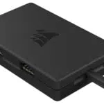 Corsair Interno con 4 Porte USB 2.0 Hub - 4 Porte USB 2.0 a 9 Pin - Installazione Facile con Attacco Magnetico - Compatibile con La Maggior Parte delle Schede Madri Intel e AMD - Nero