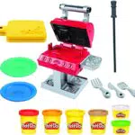 Play-Doh Hasbro Kitchen Creations Barbecue, per Bambini dai 3 Anni in su