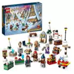 LEGO 76418 Harry Potter Calendario dell’Avvento 2023 con 24 Regali tra cui 18 Mini Costruzioni del Villaggio di Hogsmeade e 6 Minifigure