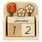 THUN, Calendario Perpetuo Da Tavolo in Ceramica Decorata a Mano con Iconica Decorazione Floreale Thun