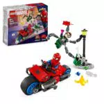 LEGO Marvel Inseguimento Sulla Moto: Spider-Man vs. Doc Ock, Motocicletta Giocattolo da Costruire per Bambini dai 6 Anni - Idea Regalo Compleanno