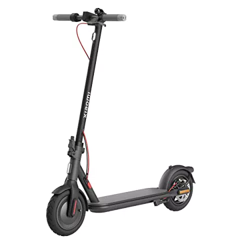 Xiaomi Electric Scooter 4: Pieghevole, Motore 300W, Autonomia 35 km