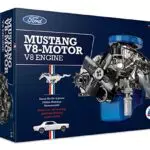 Kit Motore Ford Mustang V8 in Scala 1:4 con Modulo Sonoro e Istruzioni