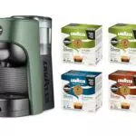 Lavazza A Modo Mio Macchina per Caffè Tiny Eco Verde con 64 Capsule Tierra Assortite