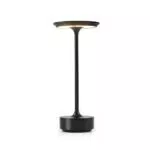 Lampada da tavolo LED ricaricabile con paralume in tessuto.