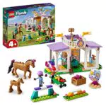LEGO Friends Scuderia Cavalli Giocattolo con Pony e Bamboline - Regalo per Bambini dai 4 anni