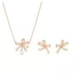 Swarovski Set Orecchini e Collana Pendente con Motivo a Fiocco e Cristalli Swarovski