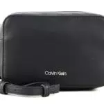 Calvin Klein Borsa a Tracolla Donna Ck Must Camera Bag Piccola