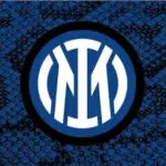 Inter Bandiera con Nuova Grafica Pitonata e Logo Centrale - 140x100 cm