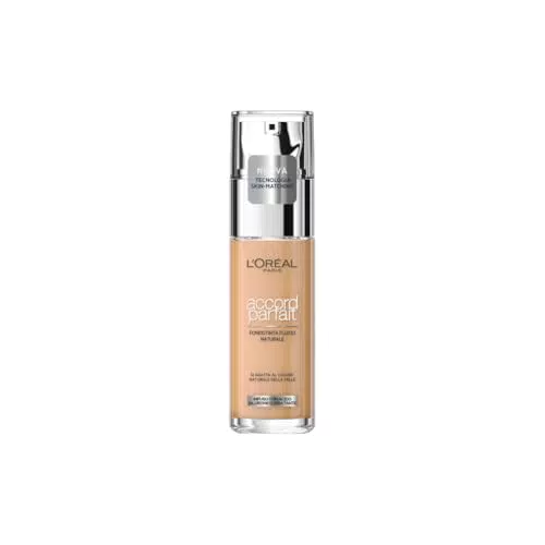 L'Oréal Paris Fondotinta Liquido con Acido Ialuronico, Finish Naturale