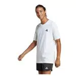 Adidas Essentials T-shirt con Logo Ricamato a Manica Corta.