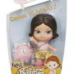 Bratz Babyz Dana - Bambola da Collezione alla Moda con Collana Portachiavi